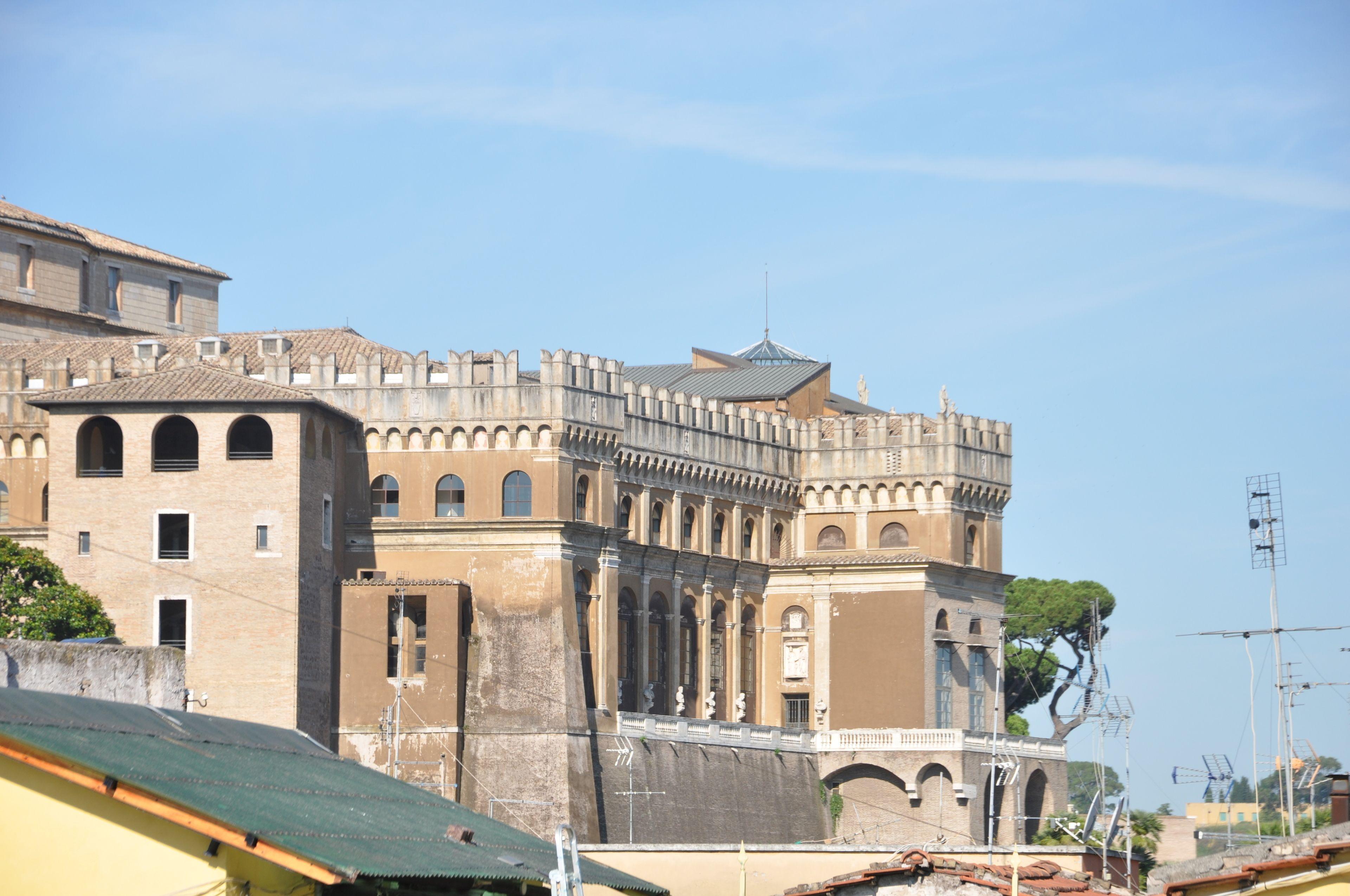 Le Suite Di Via Ottaviano - Suite In Rome B&B — Photos 1